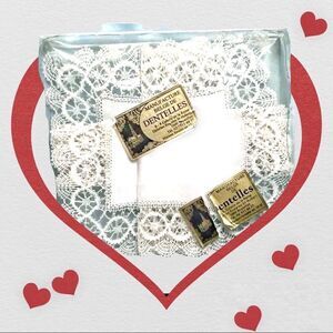 BRIDAL WEDDING SHOWER ANTIQUE NEW OLD STOCK HAND MADE BRUGES LACE HANKIE